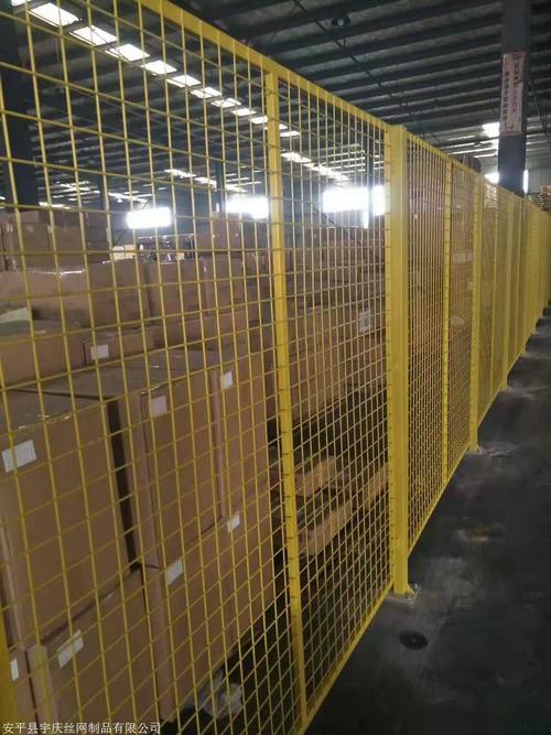 钢板网车间安全栏：强化生产区域安全