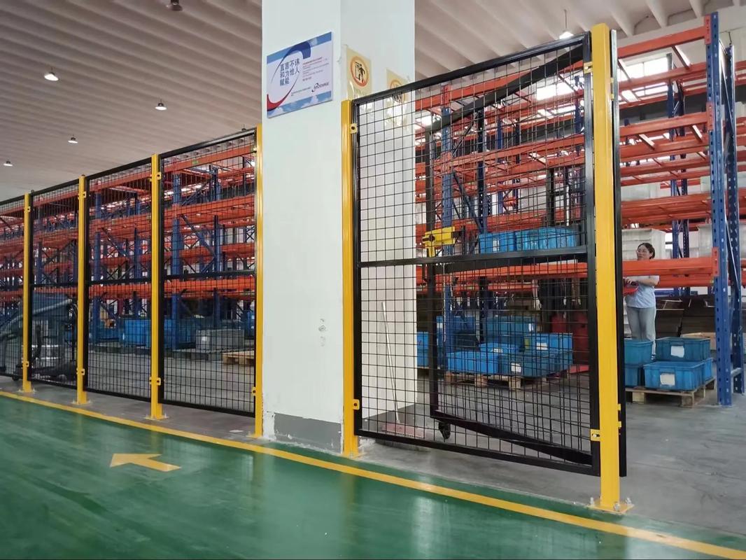 仓库轻型货物与重型货物的隔离网策略