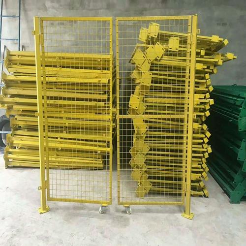 仓库重型与轻型货物隔离网的比较